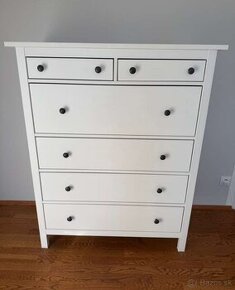 Komoda IKEA Hemnes