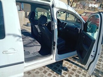 Predam Volkswagen caddy,1.6dti,75kw,2011