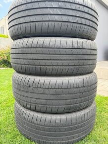 Lente pnenumatiky Bridgestone Alenza - 235/50 R20 100w