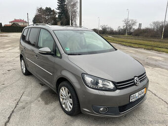 Volkswagen Touran 2.0 TDI DSG highline r.v 2011 navi xenon - 1