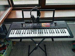 Yamaha F51 so stojanom - 1