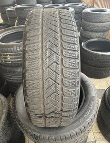 215/55 R17 zimne Pirelli