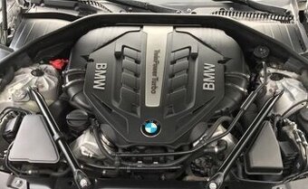 Prodám motor z BMW F01 750i drive 300kw N63B44A 140tis km