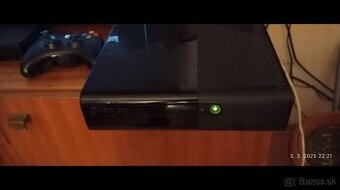 XBOX 360 E - 1