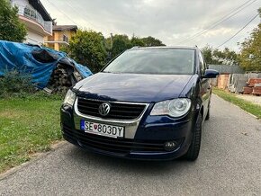 Predam Vw touran 1.4 tsi 7 miestny - 1