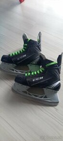 Korcule CCM Tacks 9040 velkost 34D (sirsie vpredu)