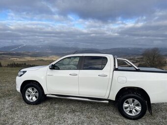 Toyota Hilux 2,4