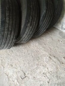 Vodiace pneumatiky 315/80R22,5