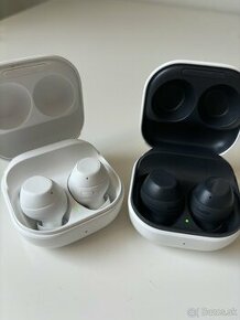 Samsung Galaxy Buds FE čierna a biela farba - 1