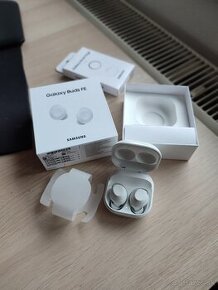 Nove Samsung galaxy buds fe + packeta Zdarma