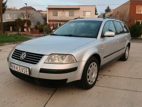 Odstúpim leasing na VW Passat Variant 1,9TDI 96kW strieborný - 1