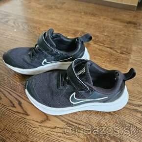 Tenisky Nike 28,5 chlapec