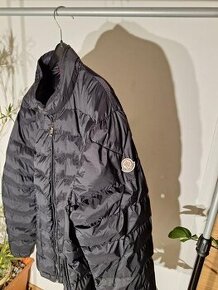 Moncler bunda veľ.4 originál