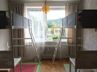 Poschodová posteľ Ikea VITVAL plus stolík