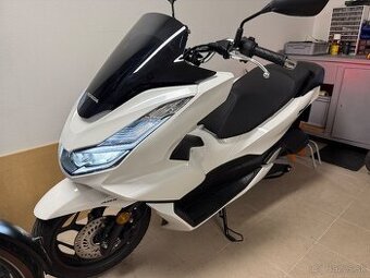 Predam skuter Honda PCX 125 2024