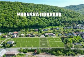 Na predaj pekný slnečný pozemok / 750 m2/ Hronská Dúbrava