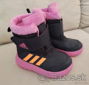 snehulky Adidas, top stav, velkost 23