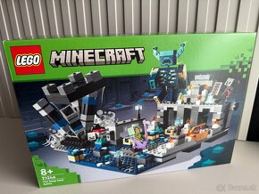 Predam LEGO® Minecraft 21246 Bitka v v Deep Darku