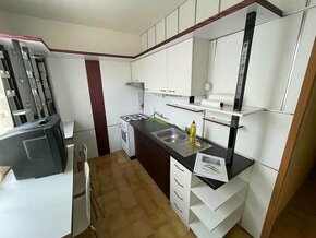 Hollého ulica - 1 izb. byt s balkónom - pôvodný - 66.500€ - 1