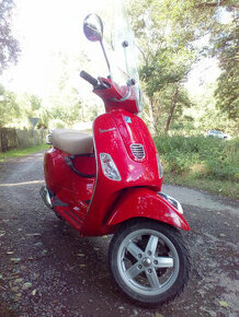 Vespa   LX 125 ie