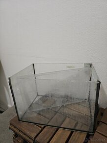 Darujem akvarium 30x20