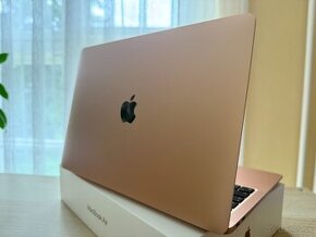 MacBook Air 13 8/256 ako nový M1