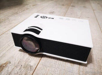 Mini LED Projector UC40