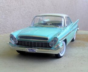 1:18 Ford Crown Victoria, De Soto Adventurer - 1