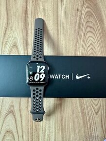 P: Apple Watch 4 (Nike,44mm)