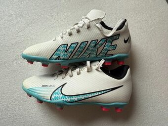 Detske biele kopacky Nike MERCURIAL VAPOR 15 CLUB FG/MG 31