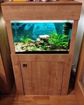 Zabudované Aquarium (100l) v skrinke (s príslušenstvom)