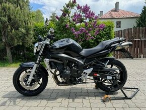 YAMAHA FZ6