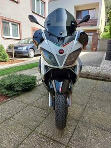 APRILIA SR300MAX