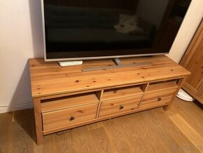 Skrinka pod TV Ikea Hemnes masív