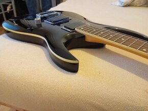 Predám elektricku gitaru IBANEZ RG S....