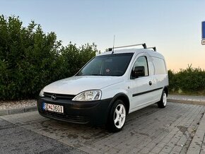 Opel Combo 1.4i 66kw rv. 2010