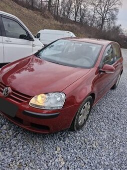 Volkswagen Golf 5 1.6 Benzín