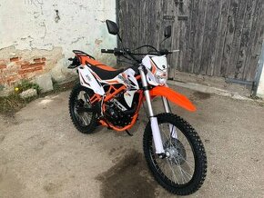 Enduro DEFENDER 250 cm3 - kolesá 21/18 + Štartér