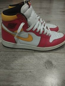 Jordan 1 Retro High OG "Light Fusion Red"