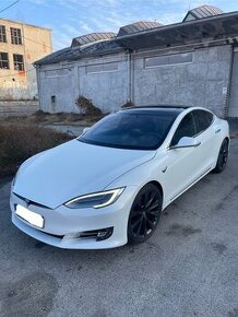 Tesla Model S 75 D