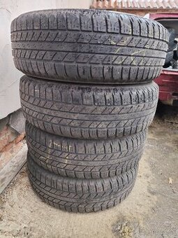 Zimné pneumatiky  Good Year 215/70R16