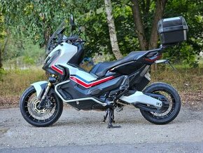 Honda X-ADV 750 r.v. 2017 - 1