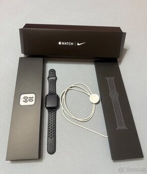 Apple Watch series 7 Midnight aluminium 45mm Nike