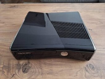 XBOX 360 Slim na opravu / diely - 1