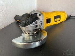 DeWALT DWE4156 - uhlová brúska 115mm 900W