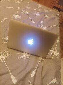 Vymením MacBook a Stolný Pc