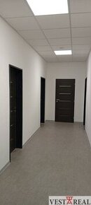 Na prenájom klimatizovaná kancelária 21,2 m2 Trnava ulica Bu