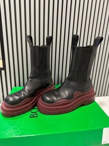 P: Bottega Veneta Tire boot Military Calf Black Maroon v. 42