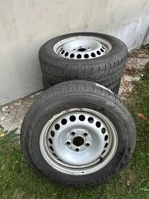 Plechové disky +Zimne pneu Blizak 215/65 R16 5x120