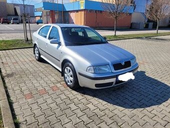 Predam škoda octavia 1.6 benzín kw 75 r.v 2003